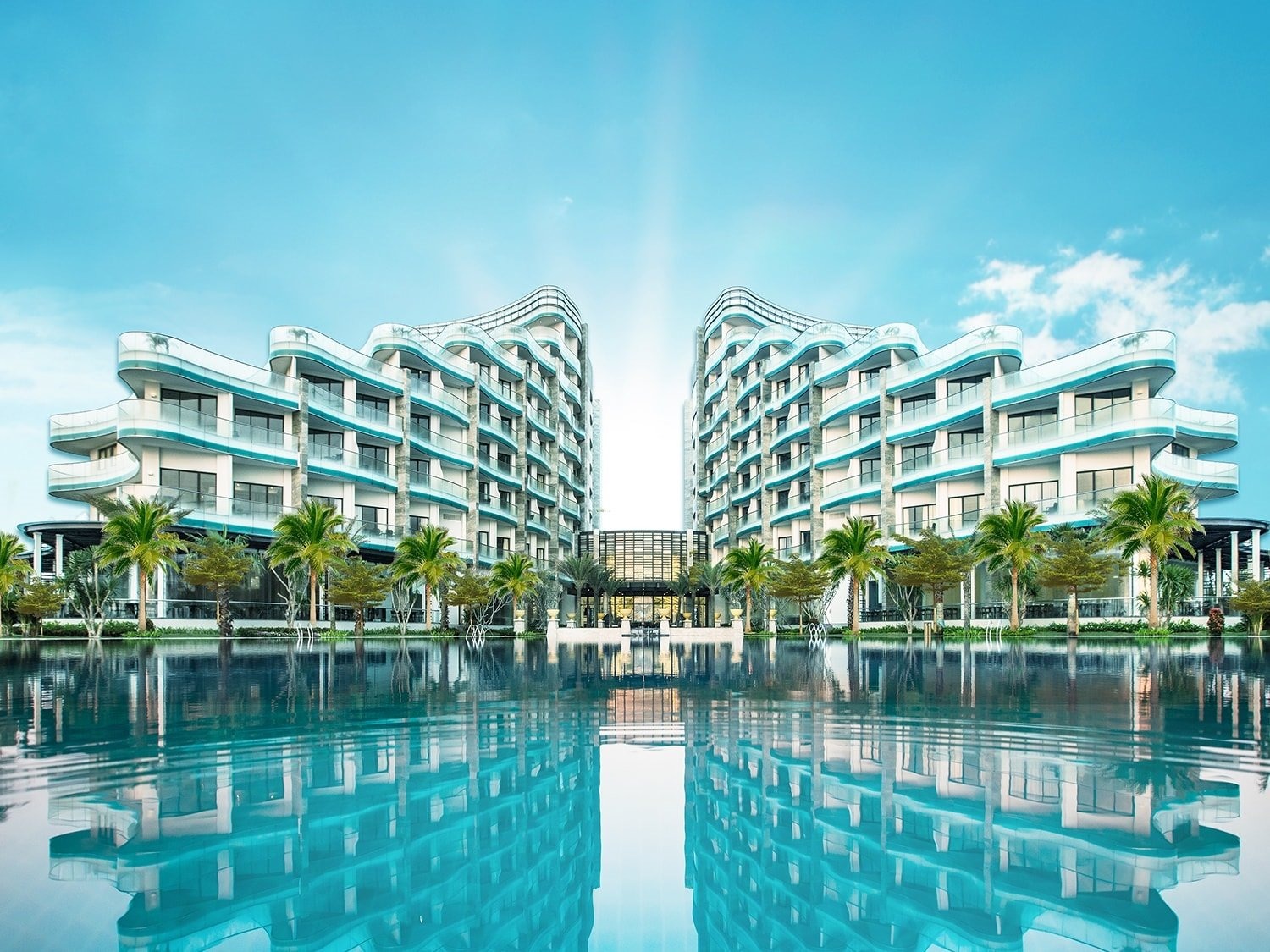 Stay at Vinpearl when you visit Hoi An from Da Nang
